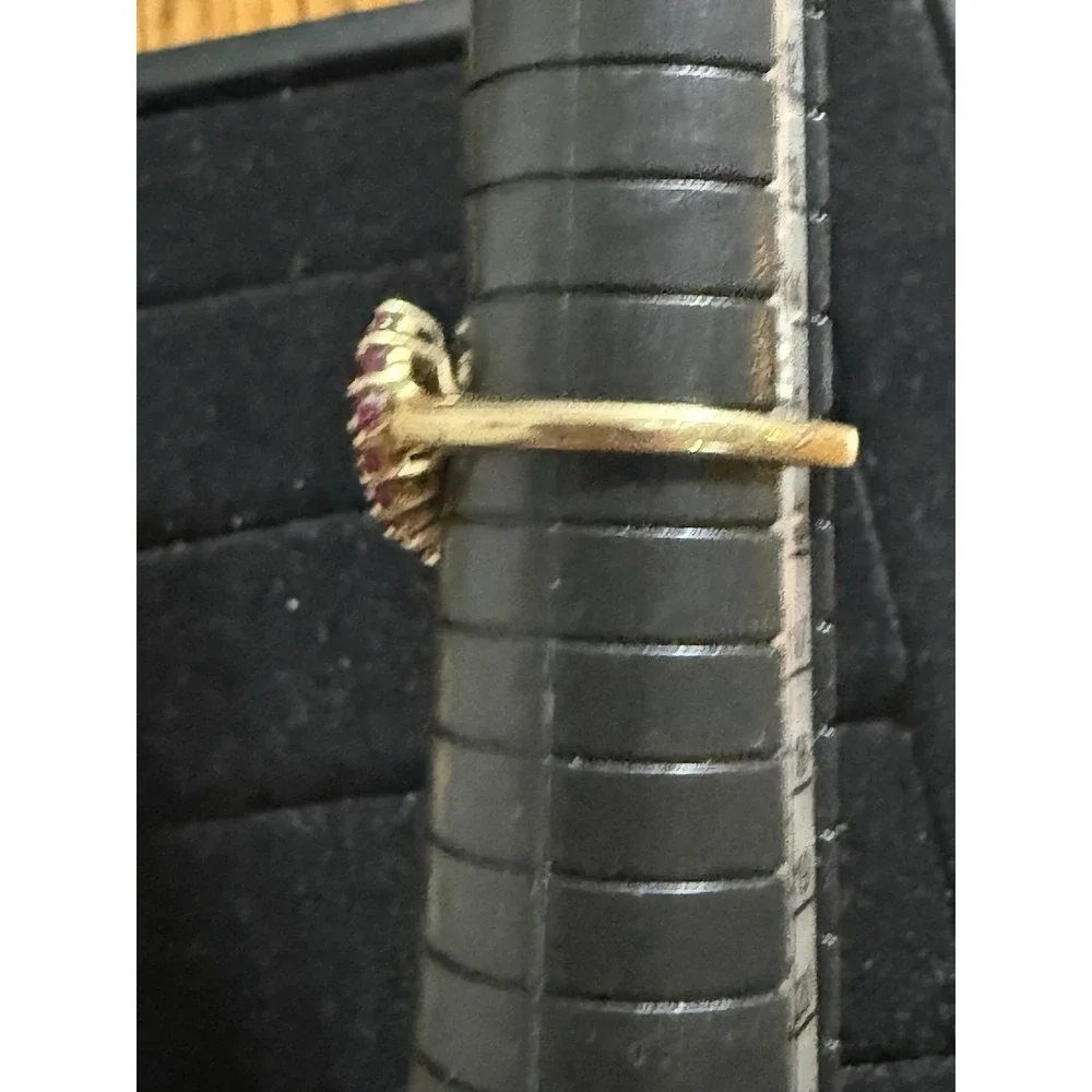 10kt Yellow Gold Ruby Double Heart Ring CTS Size 7 One Stone Missing Fix Scrap